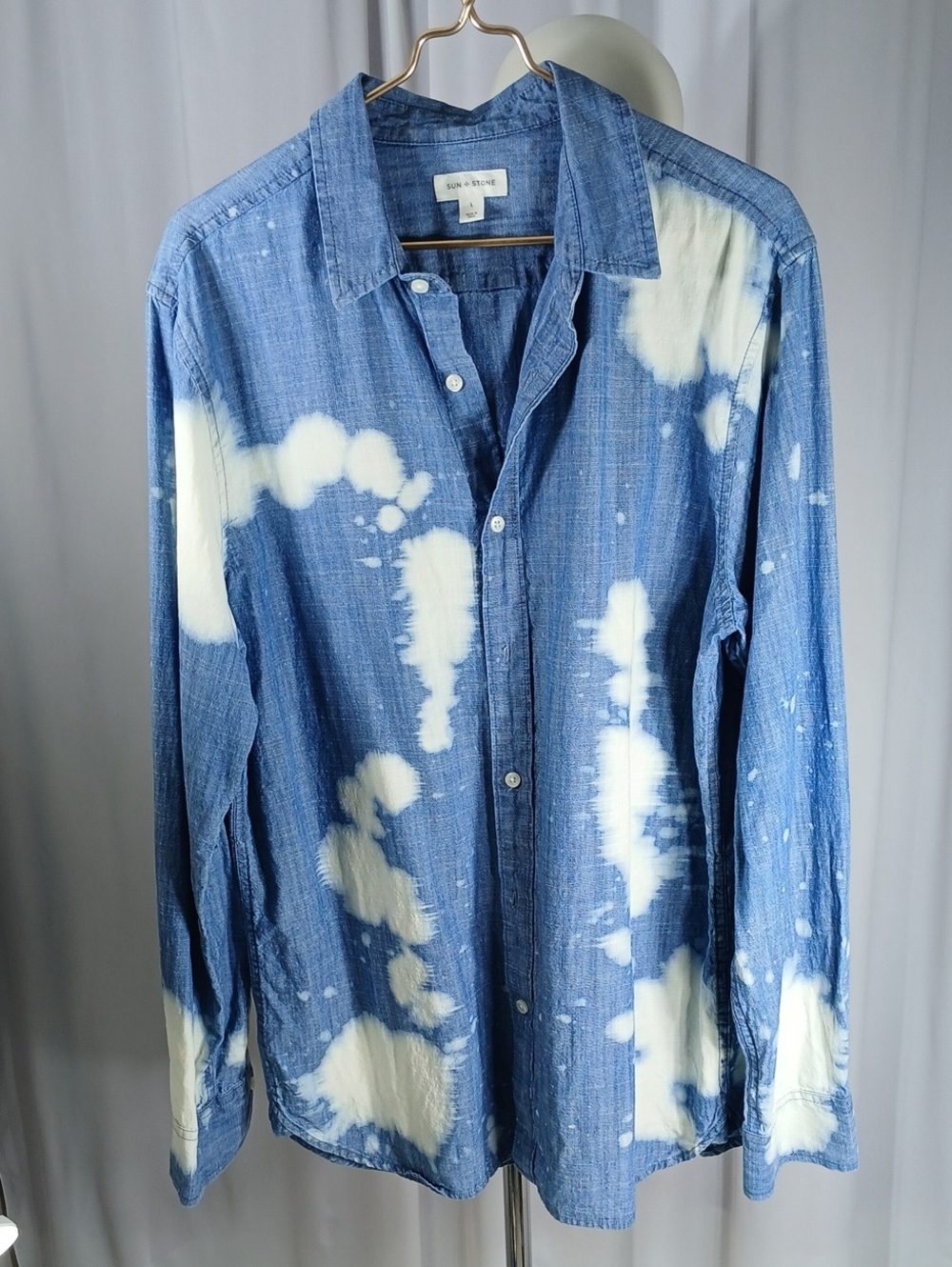 Sun + Stone mens Blue and White Tie-Dye Long-Sleeve cotton Button-Down Shirt